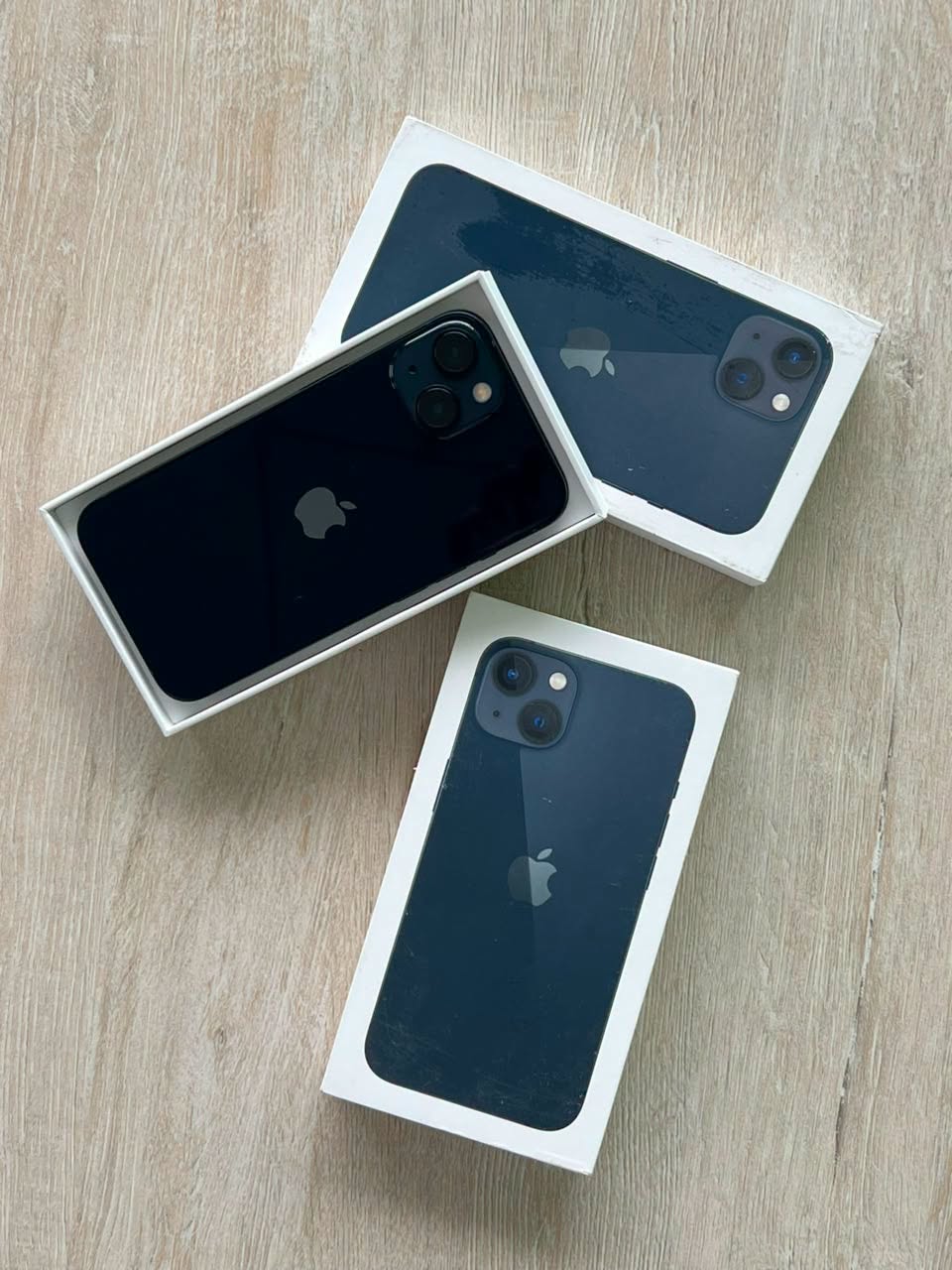 iPhone 13 – 128GB | 10/10 Condition | 100% Battery | JV BOX PACK
